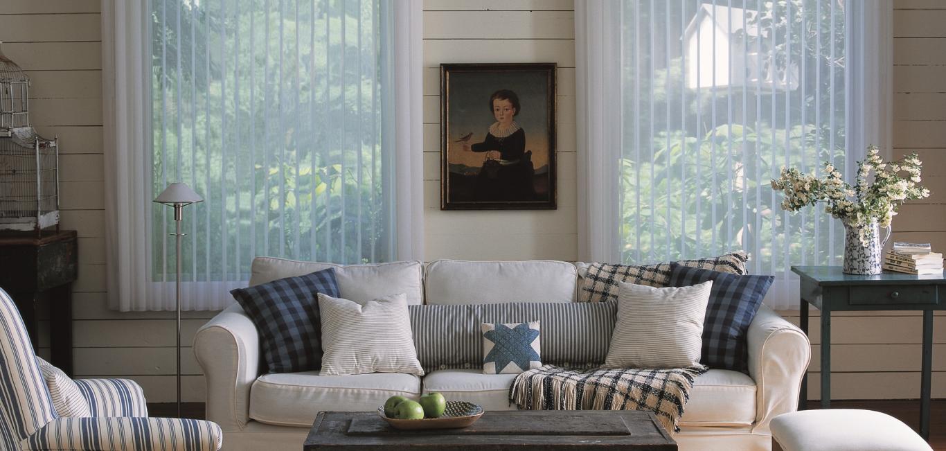 Sala com cortina Luminette Hunter Douglas
